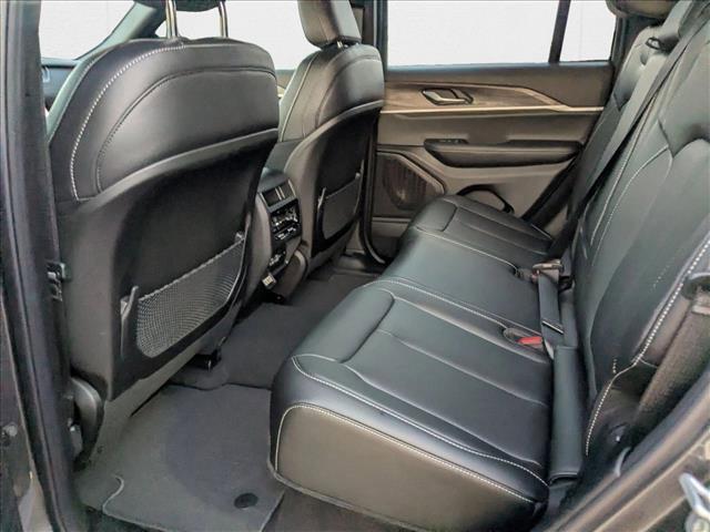 new 2025 Jeep Grand Cherokee car, priced at $42,300