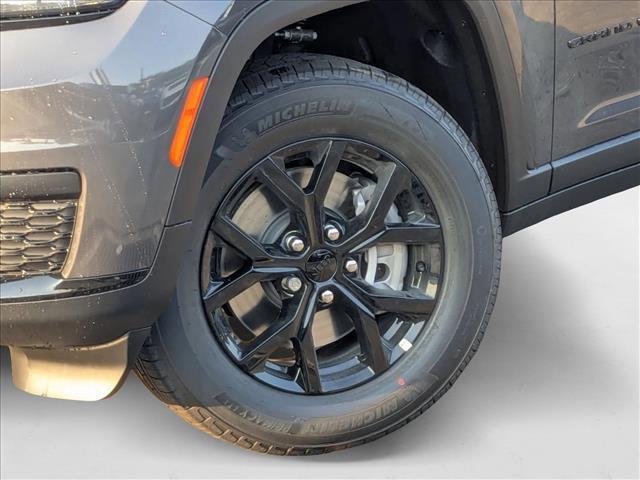 new 2025 Jeep Grand Cherokee car, priced at $41,825