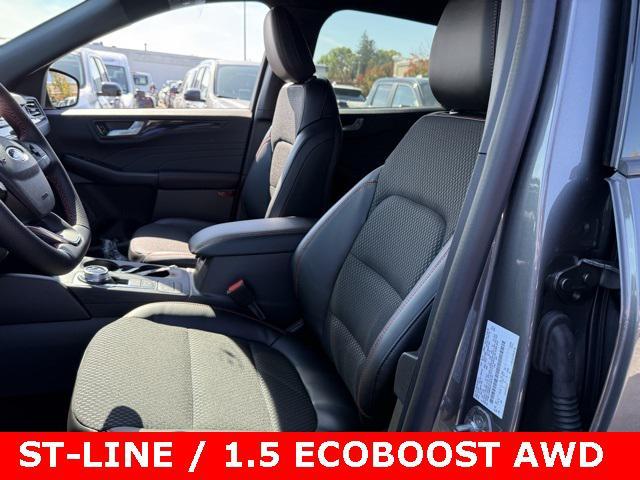 new 2025 Ford Escape car, priced at $31,500