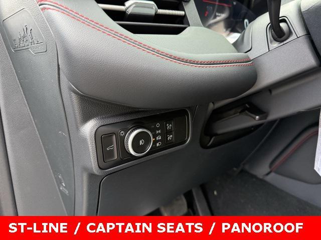 new 2025 Ford Explorer car, priced at $46,700