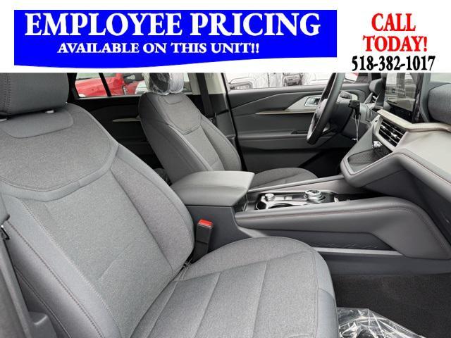 new 2025 Ford Explorer car, priced at $38,085