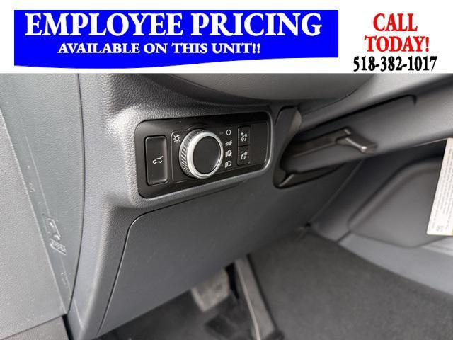 new 2025 Ford Explorer car, priced at $38,085