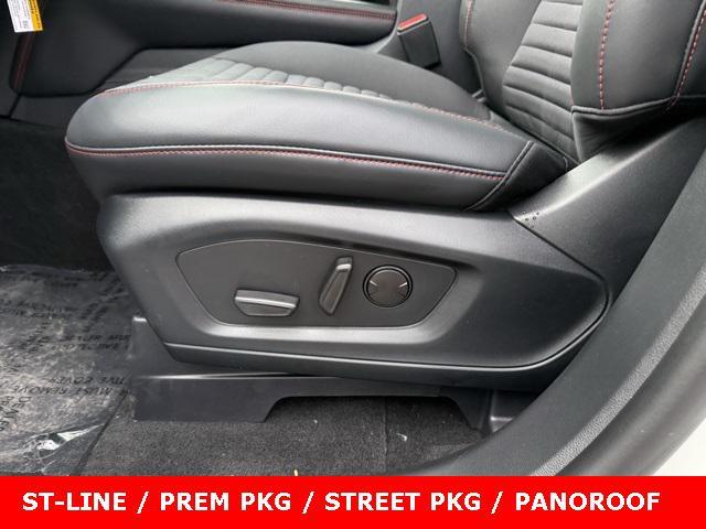 new 2025 Ford Explorer car, priced at $50,000