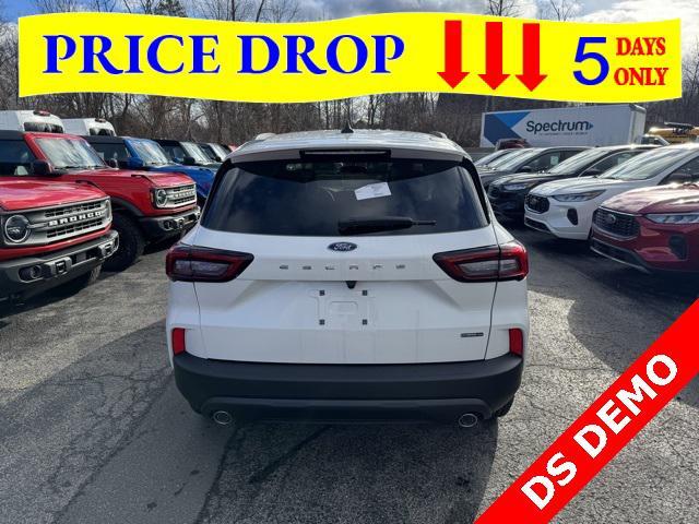 new 2025 Ford Escape car, priced at $30,000
