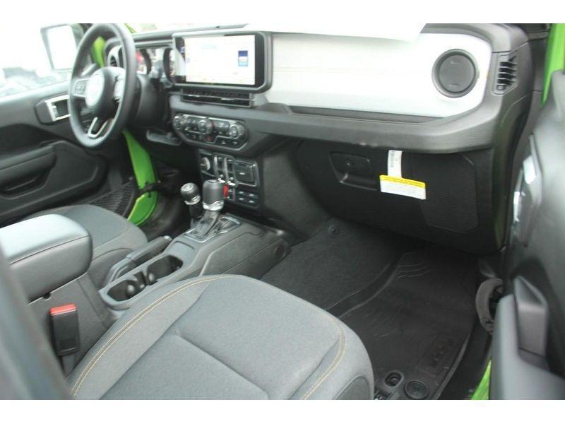 new 2025 Jeep Wrangler car