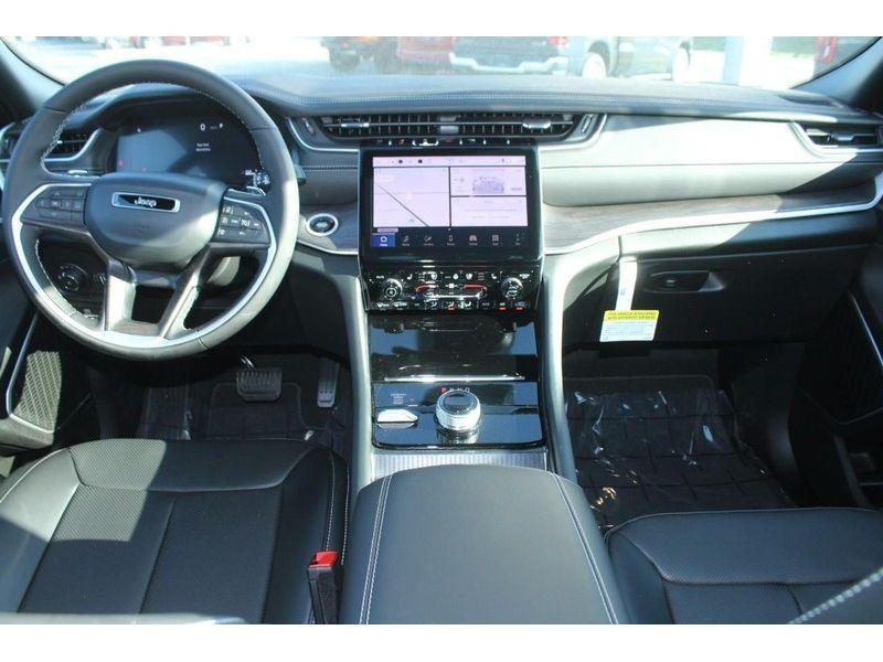new 2025 Jeep Grand Cherokee car