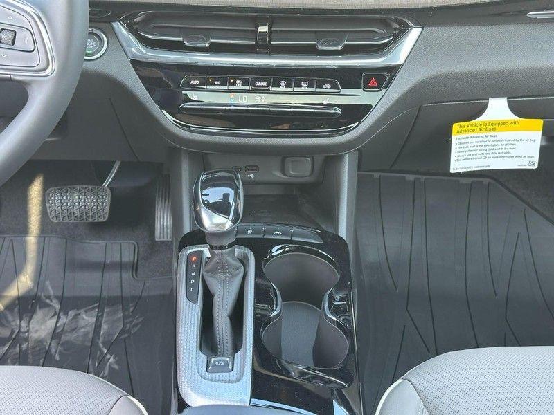 new 2025 Buick Envista car