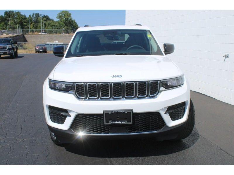 used 2024 Jeep Grand Cherokee car, priced at $30,985