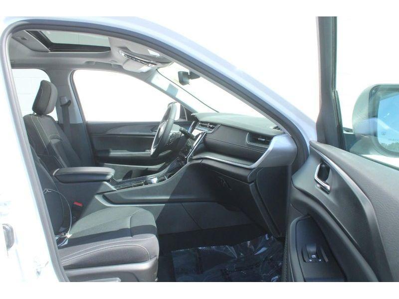used 2024 Jeep Grand Cherokee car, priced at $30,985