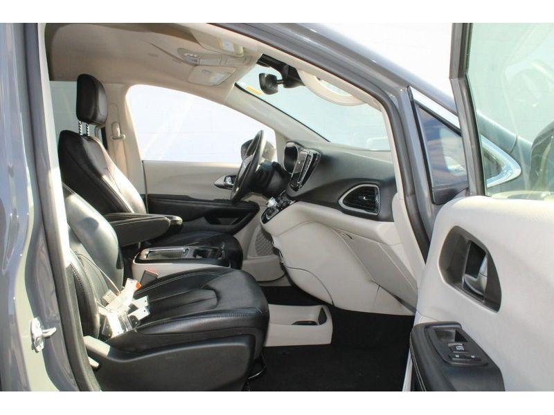 used 2022 Chrysler Pacifica car, priced at $26,985