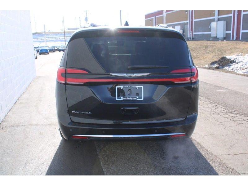 used 2021 Chrysler Pacifica car, priced at $19,985