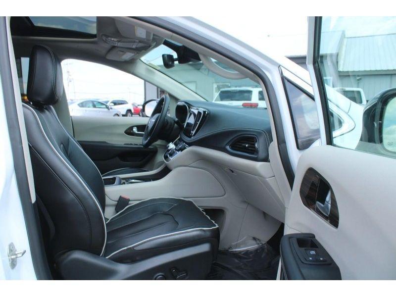 used 2023 Chrysler Pacifica car, priced at $28,874