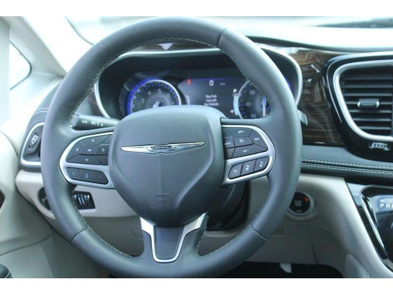used 2023 Chrysler Pacifica car, priced at $28,874