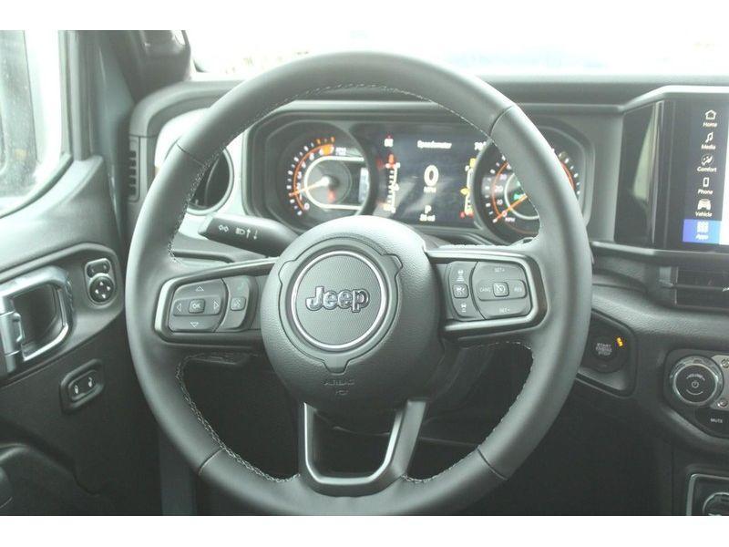 new 2025 Jeep Wrangler car