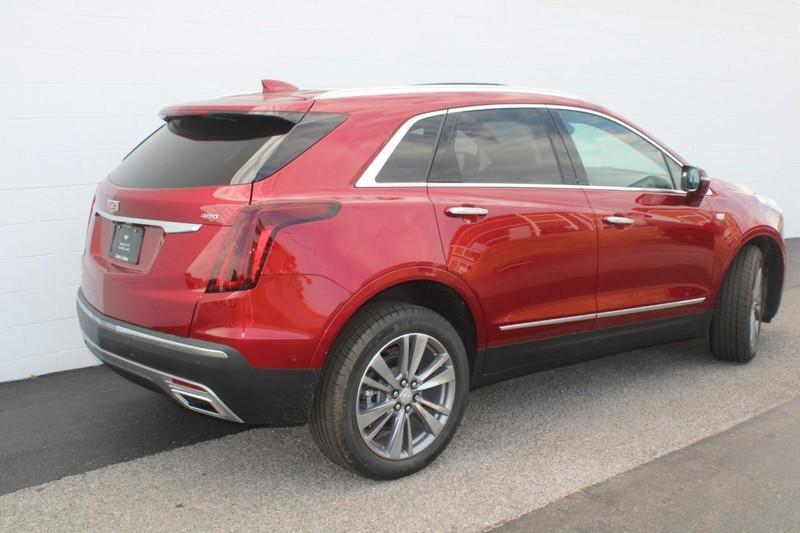 new 2024 Cadillac XT5 car