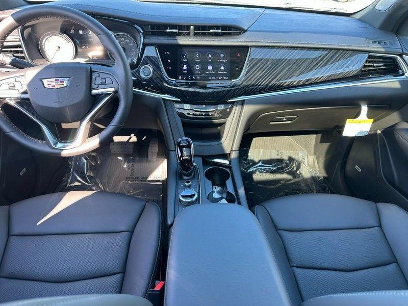 new 2025 Cadillac XT6 car