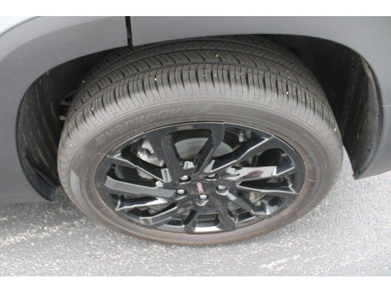used 2024 GMC Terrain car, priced at $28,985