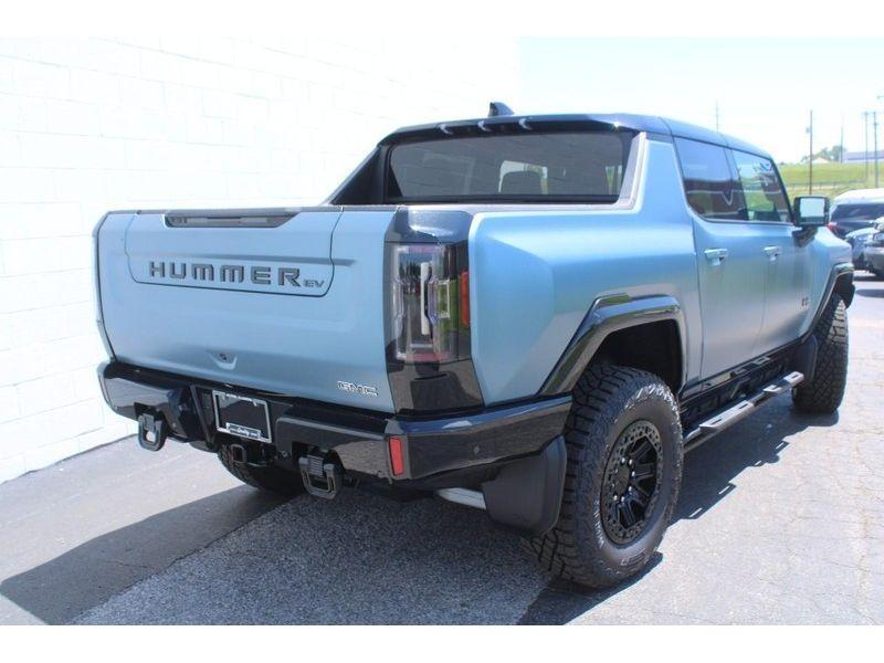 new 2024 GMC HUMMER EV Pickup car