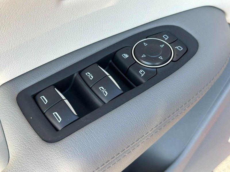 new 2025 Cadillac XT5 car