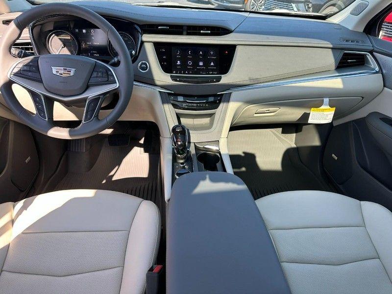 new 2025 Cadillac XT5 car