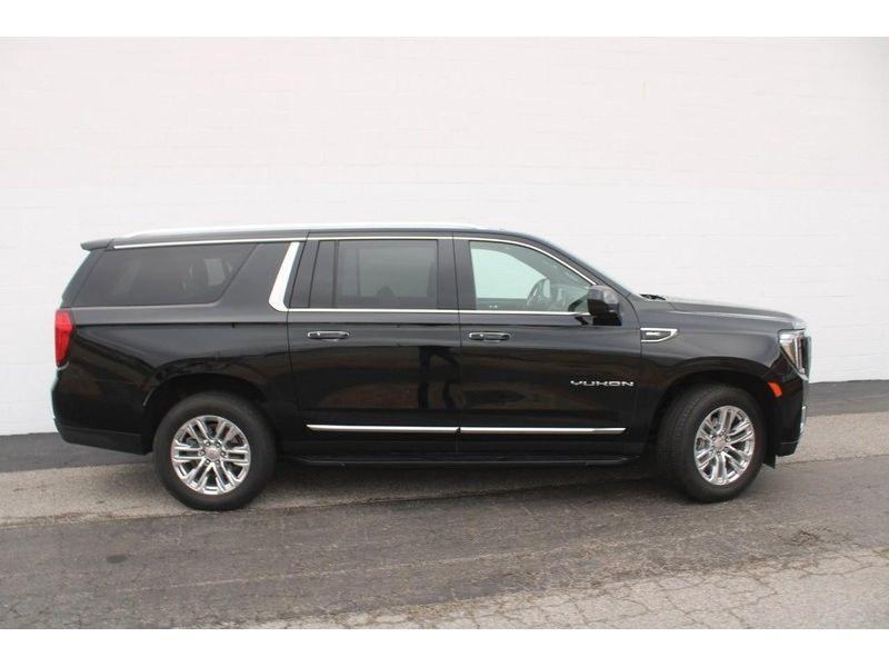 used 2023 GMC Yukon XL car