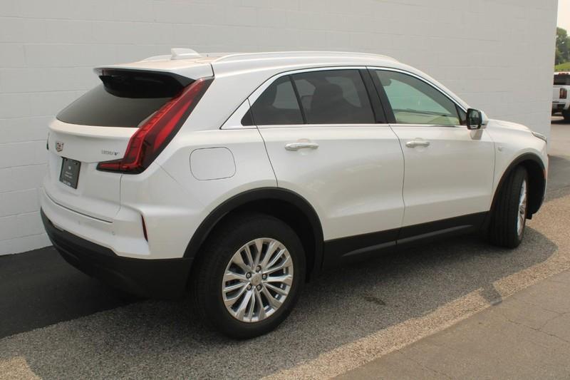 new 2024 Cadillac XT4 car