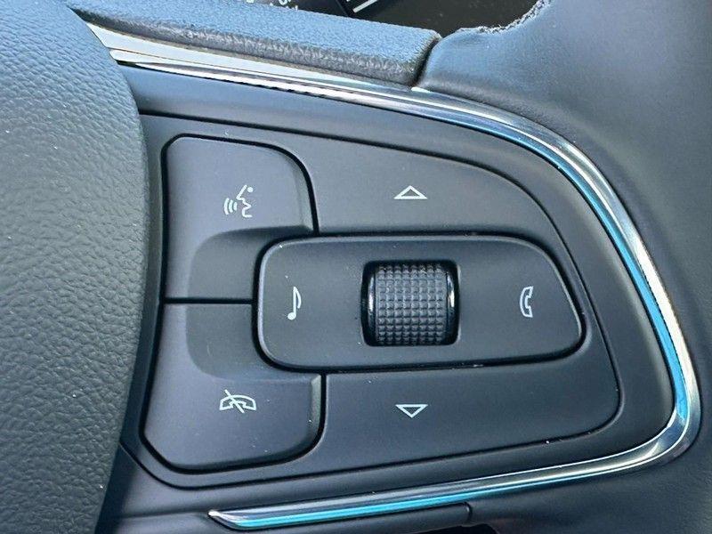 new 2025 Buick Envista car