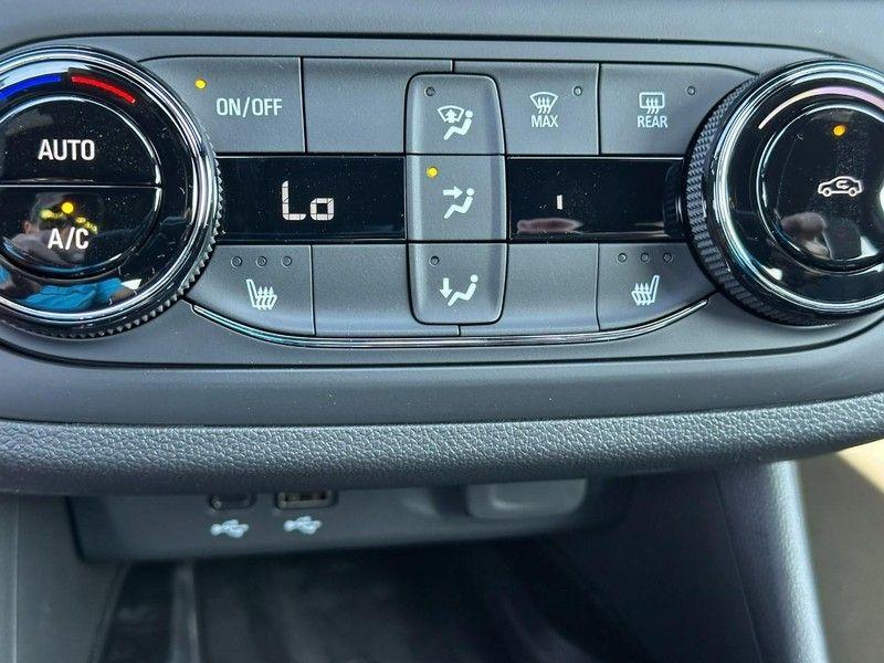 new 2025 Buick Envista car