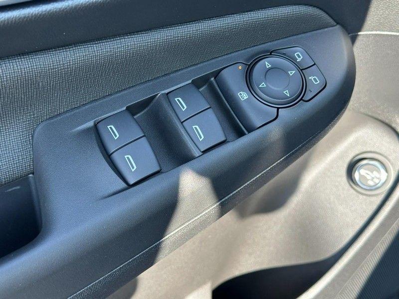 new 2025 Buick Envista car