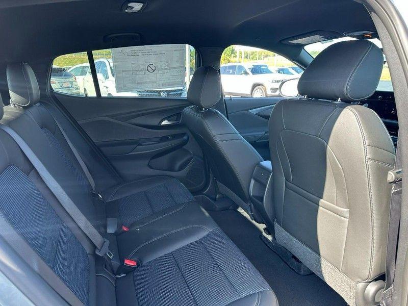 new 2025 Buick Envista car