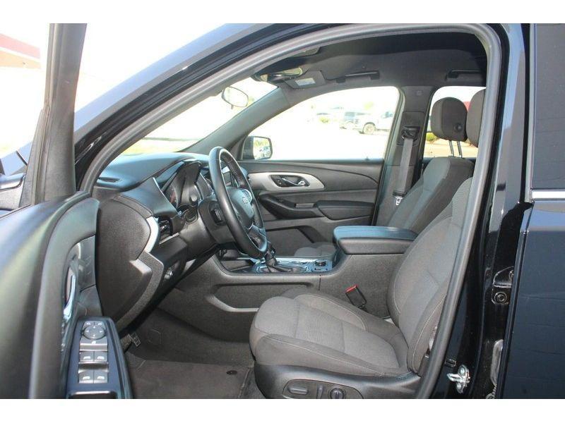 used 2023 Chevrolet Traverse car, priced at $31,985