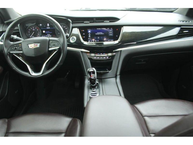 used 2022 Cadillac XT6 car