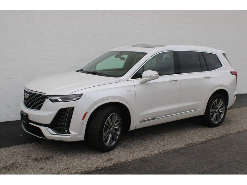 used 2022 Cadillac XT6 car