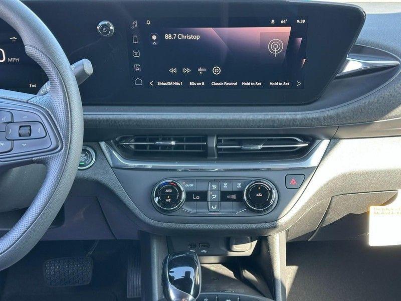 new 2025 Buick Envista car