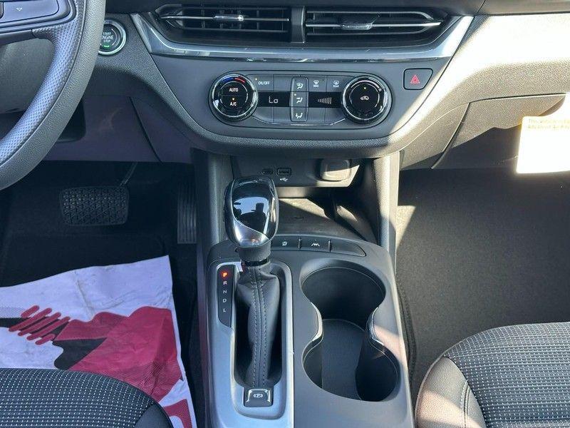 new 2025 Buick Envista car