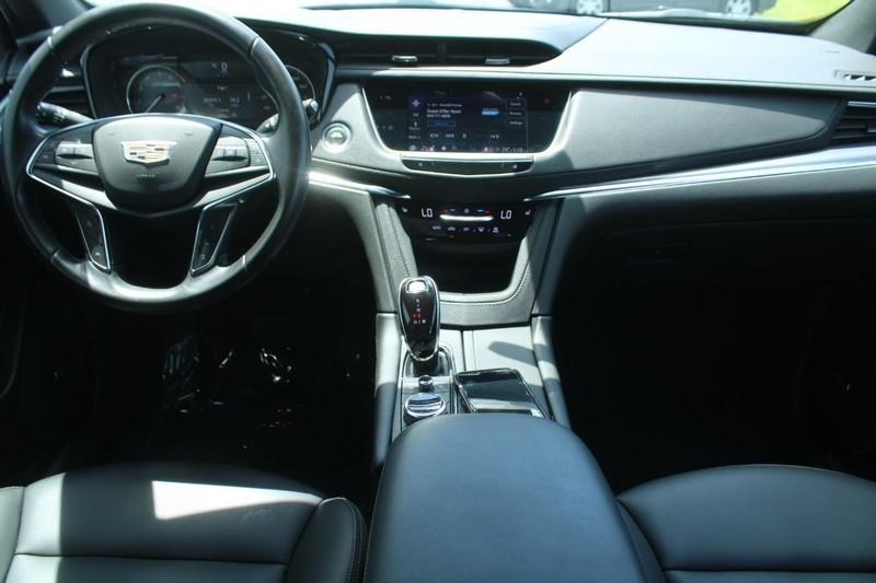used 2022 Cadillac XT5 car, priced at $31,985