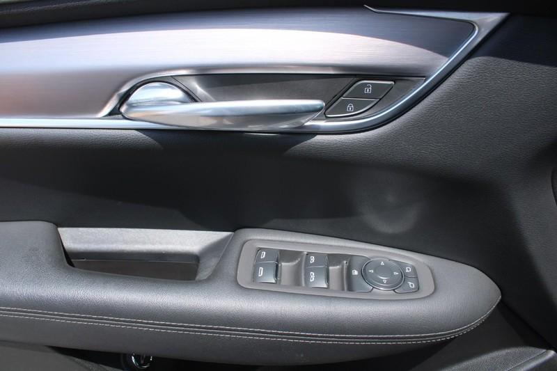 used 2022 Cadillac XT5 car, priced at $31,985