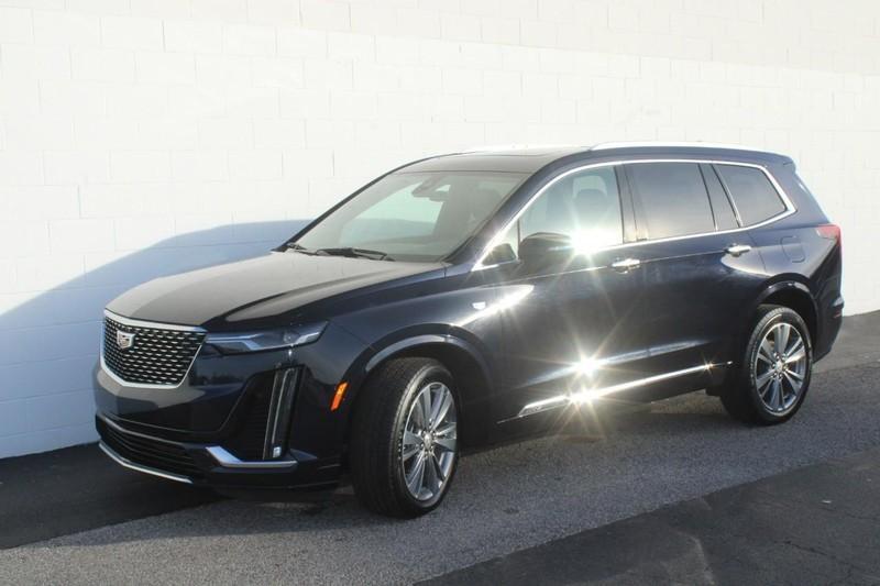 used 2022 Cadillac XT6 car, priced at $31,856