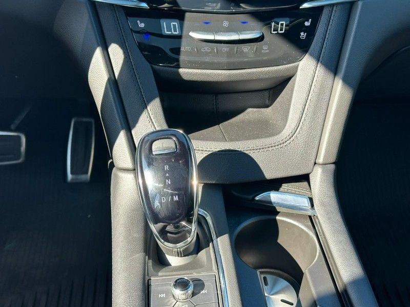 new 2025 Cadillac XT6 car