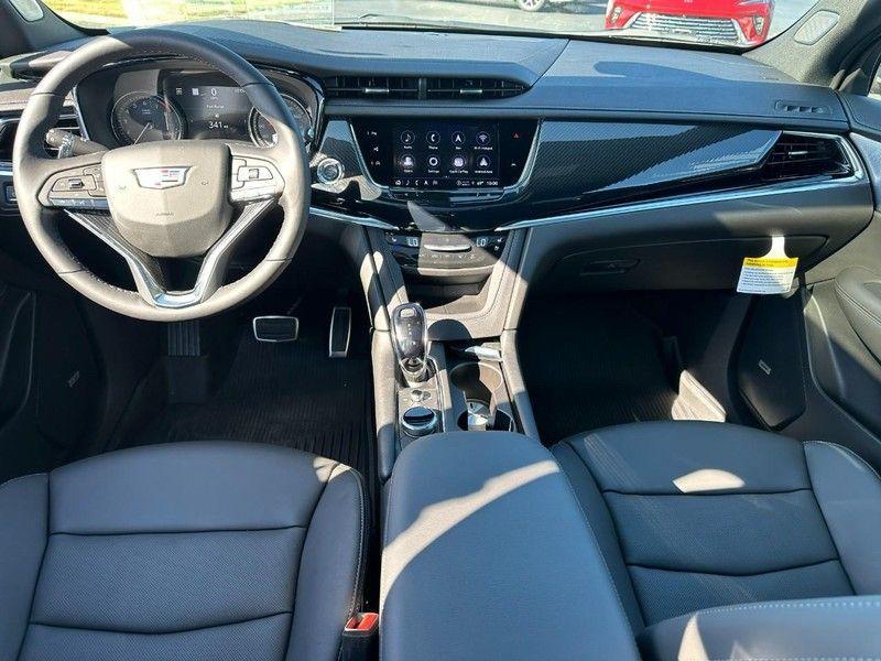 new 2025 Cadillac XT6 car