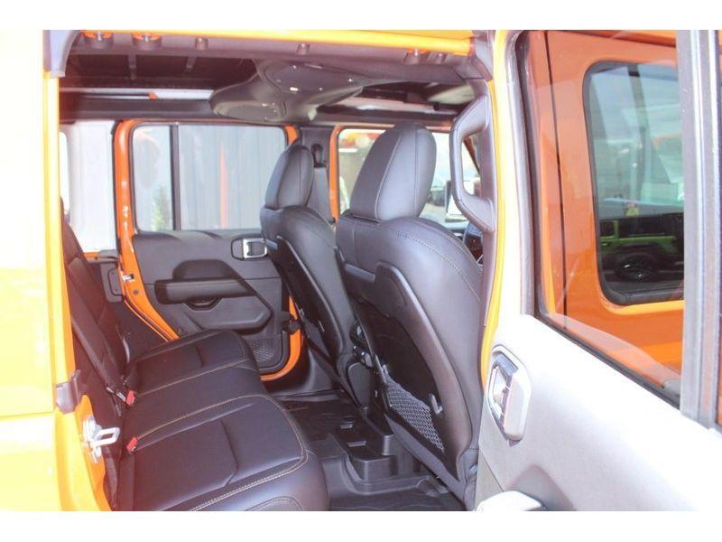 new 2025 Jeep Wrangler car
