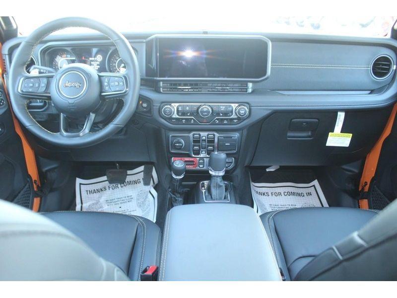 new 2025 Jeep Wrangler car