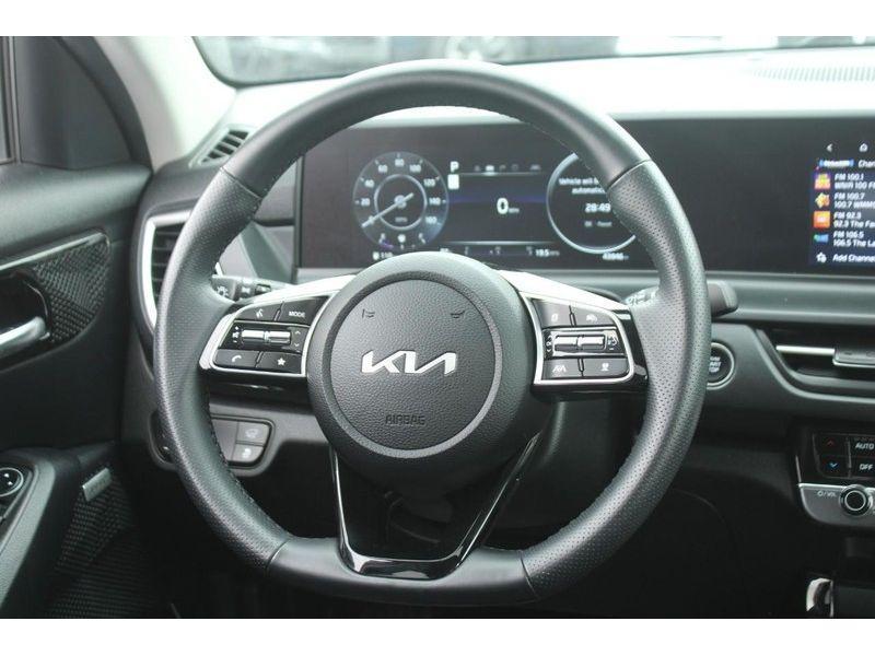 used 2024 Kia Seltos car, priced at $25,968
