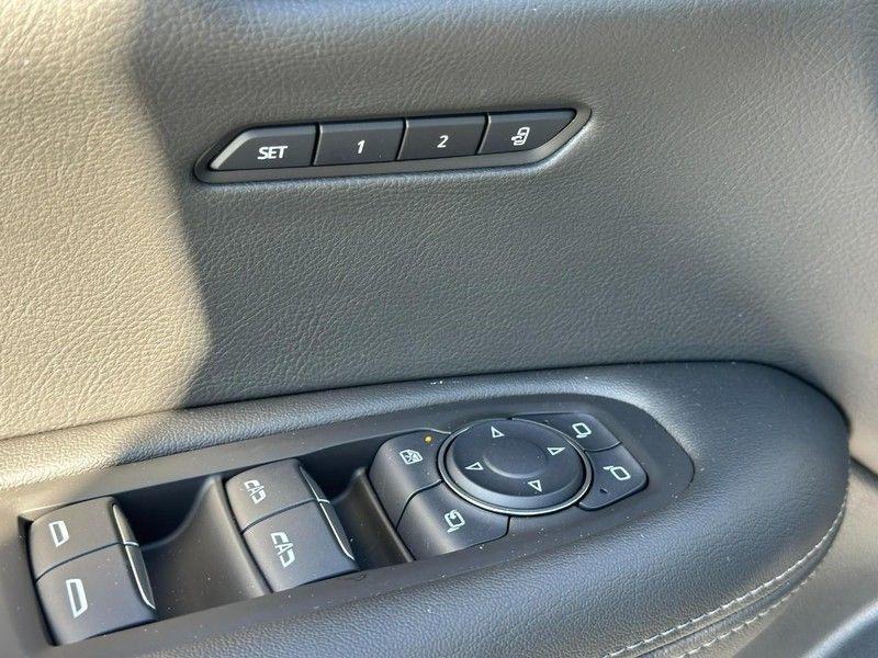 new 2025 Cadillac XT6 car