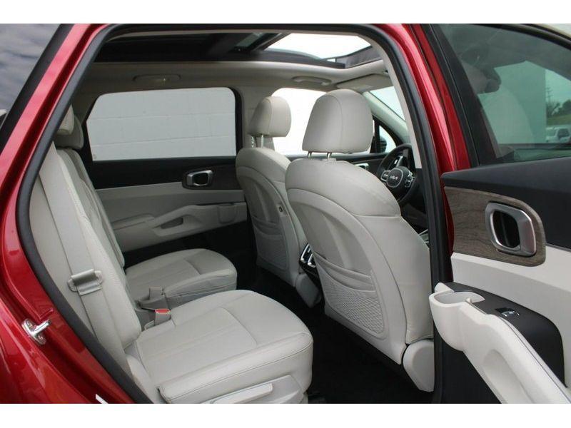 used 2022 Kia Sorento car, priced at $29,985