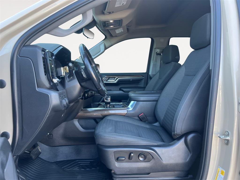 used 2022 Chevrolet Silverado 1500 car, priced at $40,995