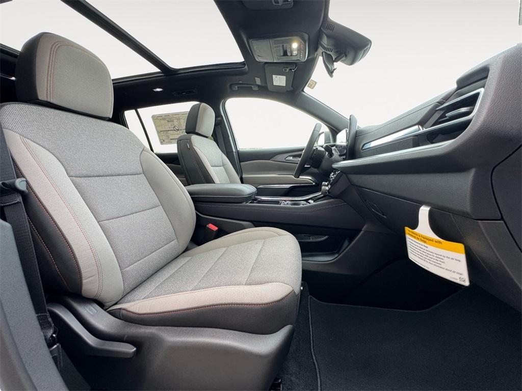 new 2026 Chevrolet Traverse car, priced at $42,422