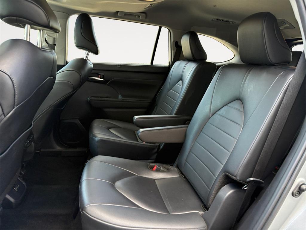used 2024 Toyota Highlander car, priced at $38,995