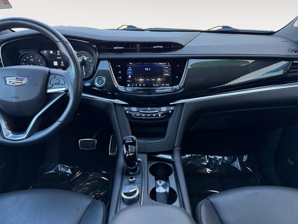 used 2024 Cadillac XT6 car, priced at $44,685