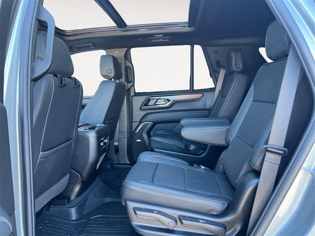used 2025 GMC Yukon car, priced at $79,995